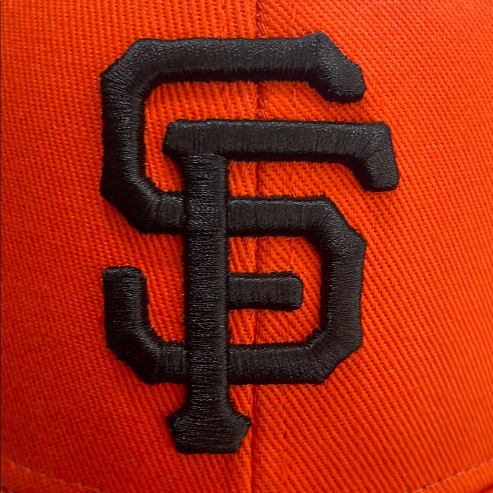 Genuine Merchandise SF Cap & Blanket - Picture 5 of 9